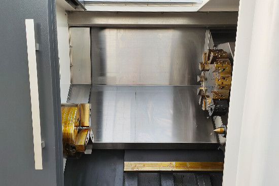 Exploring the Varied Worlds of Flat-Bed and Slant-Bed CNC Lathes